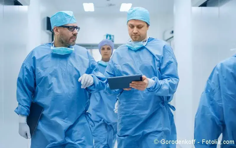 Ärzte OP