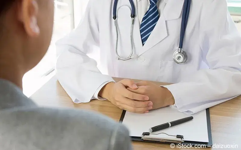 Arzt Gespraech Patient