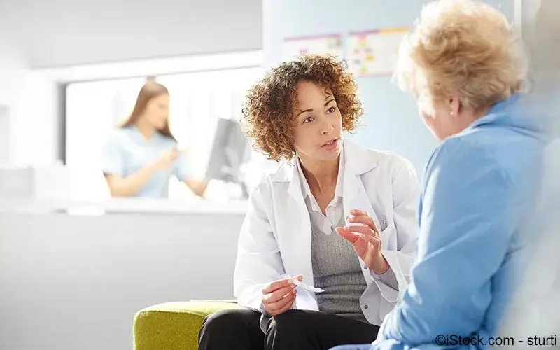 Patientin beim Arzt