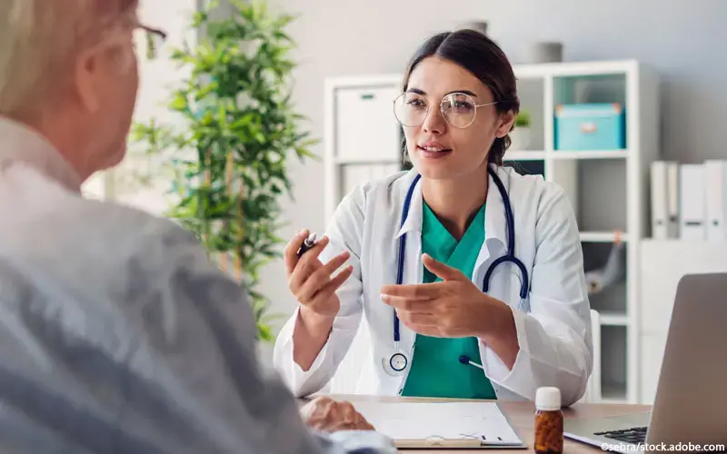 Ärztin erklärt Therapie