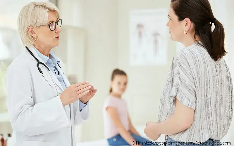 Aufklaerungsgespraech Mutter Kinderarzt