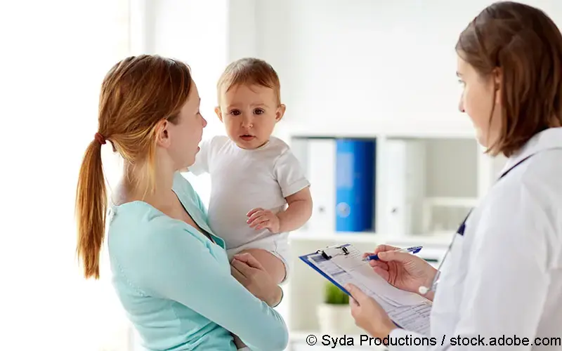 Baby beim Arzt
