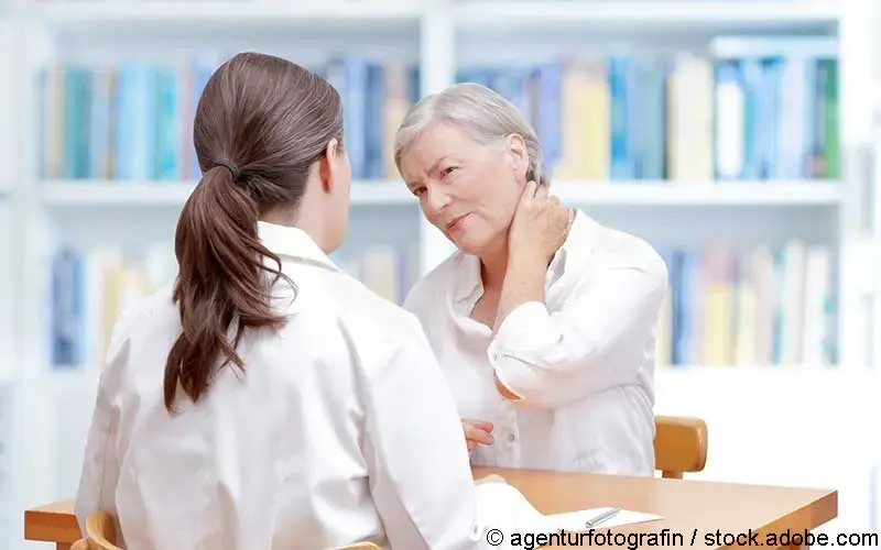 Fibromyalgie Patientin beim Arzt