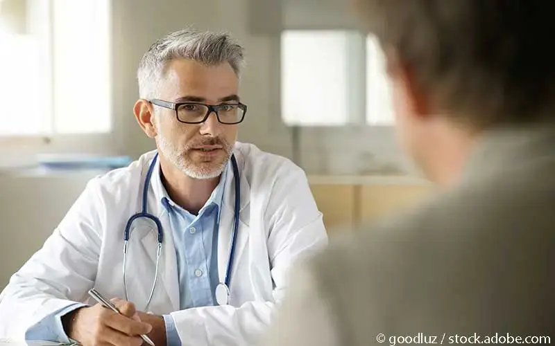 Mann beim Urologen