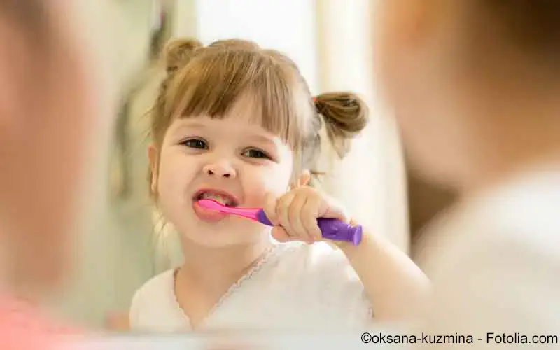 Zaehneputzen Kind 