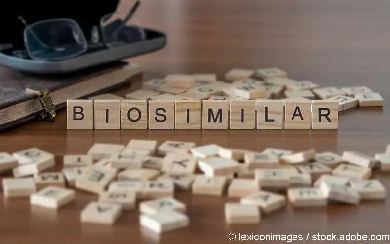 Biosimliar Holzbuchstaben