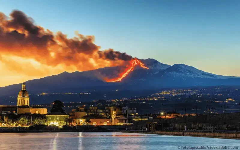 Etna-Vulkan-Ausbruch-Asche-Staub