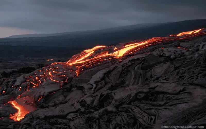 Lava über Landschaft auf Hawaii - Wörner