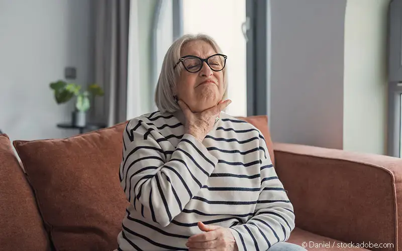 Aeltere Dame Schluckbeschwerden