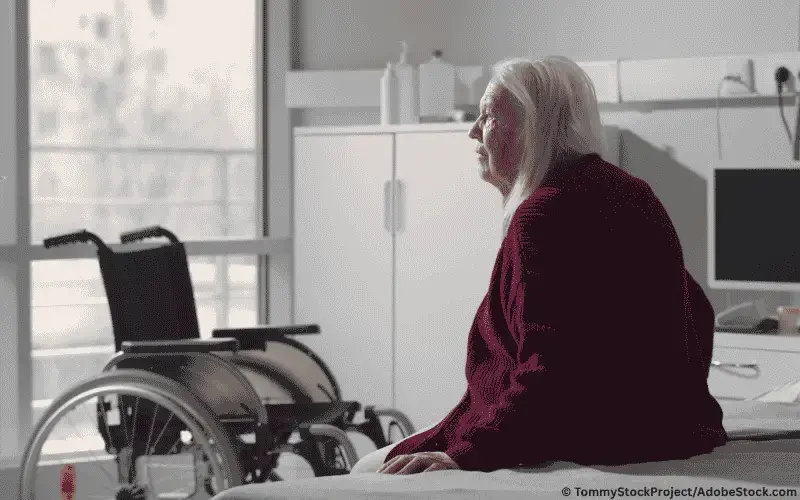 Alte Frau im Krankenhaus
