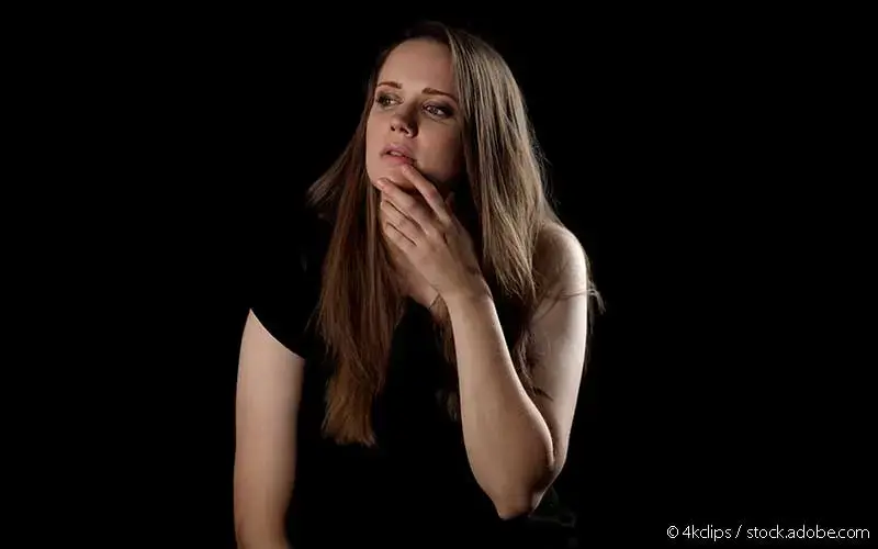 Junge traurige Patientin