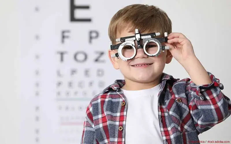 Kind Augenarzt Test