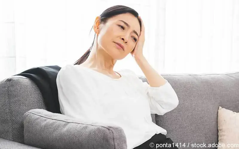 Migränepatientin Sofa