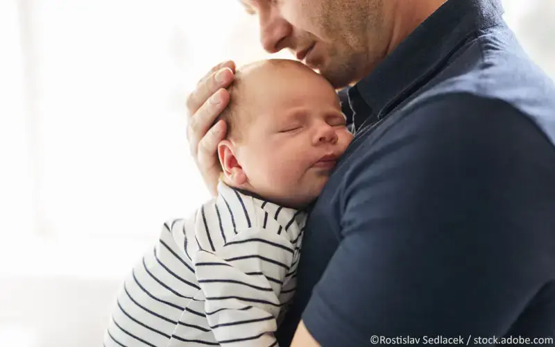 Vater mit Baby